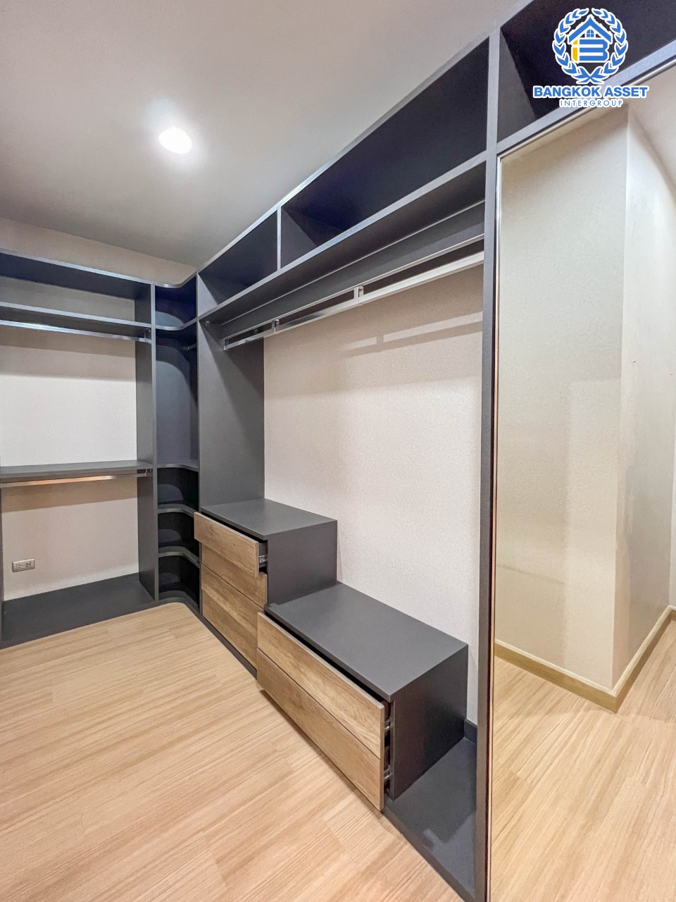 *****บ้านมือสอง ม.เพอร์เฟคเพลส รัตนาธิเบศร์ จากแบรนด์ Property Perfect เนื้อที่ 56 ตร.ว. บนโซนที่ดีที่สุด! ฟังก์ชันพร้อม 3 ห้องนอน 3 ห้องน้ำ 2 ที่จอดรถ บนที่สุดแห่งทำเลโซนเมือง เชื่อมต่อทุกการเดินทาง ใกล้เซ็นทรัลรัตนาธิเบศร์ จุดขึ้นทางด่วน "งามวงศ์วาน" และรถไฟฟ้า "สถานีไทรม้า"